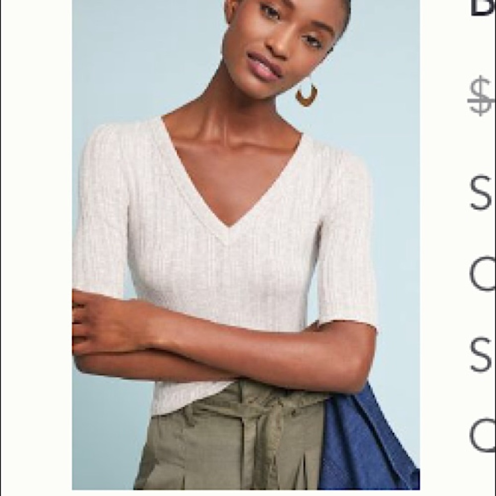 Akemi + Kin Bandeau V-Neck Ribbed Knit Tee in Gray